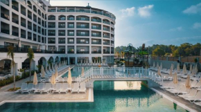 SIDE MOON PALACE